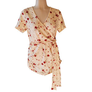 Hello Mia Wrap Top Women’s M White Red Floral Ruched Side Blouse Stretch V-Neck